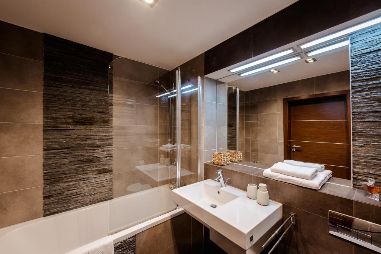 Spacious Close To Main Station / Galeria Krakowska